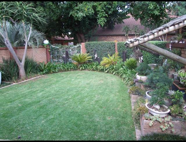 3 BEDROOM HOUSE FOR SALE IN FLORIDA HILLS